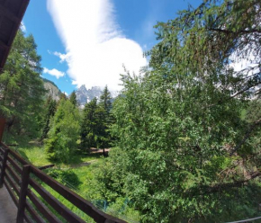 Casa Vacanza con Giardino vista Monte Bianco